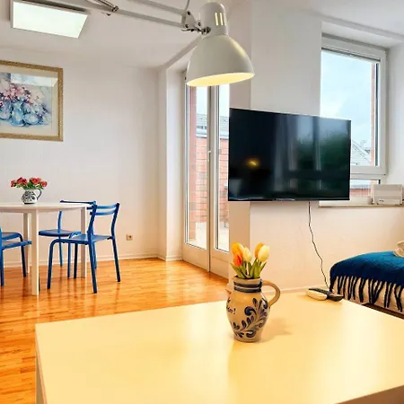 Stilvolle Maisonette In - Balkon & Gratis-parkplatz * Neuss