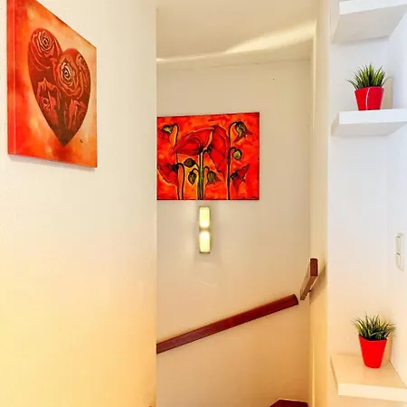 Stilvolle Maisonette In - Balkon & Gratis-parkplatz Neuss