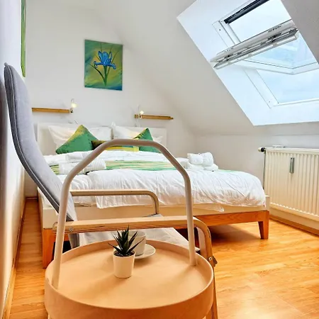 Appartement Stilvolle Maisonette In - Balkon & Gratis-parkplatz Neuss