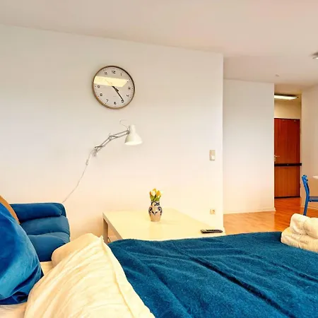 Stilvolle Maisonette In - Balkon & Gratis-parkplatz Appartement Neuss