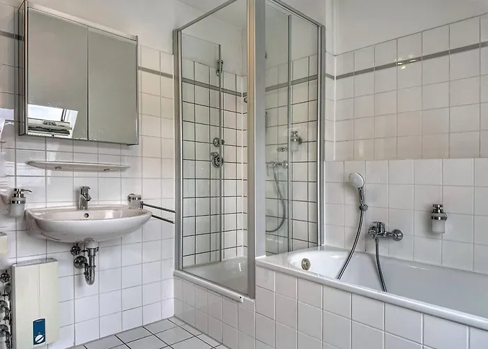 Lejlighed Stilvolle Maisonette In - Balkon & Gratis-parkplatz *