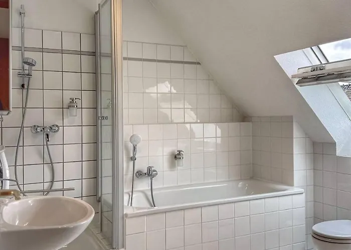 Stilvolle Maisonette In - Balkon & Gratis-parkplatz Lejlighed