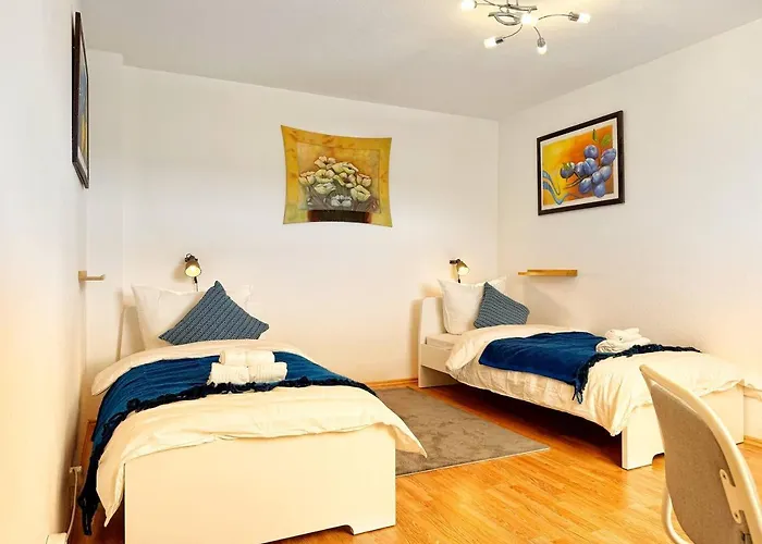 Stilvolle Maisonette In - Balkon & Gratis-parkplatz Lejlighed