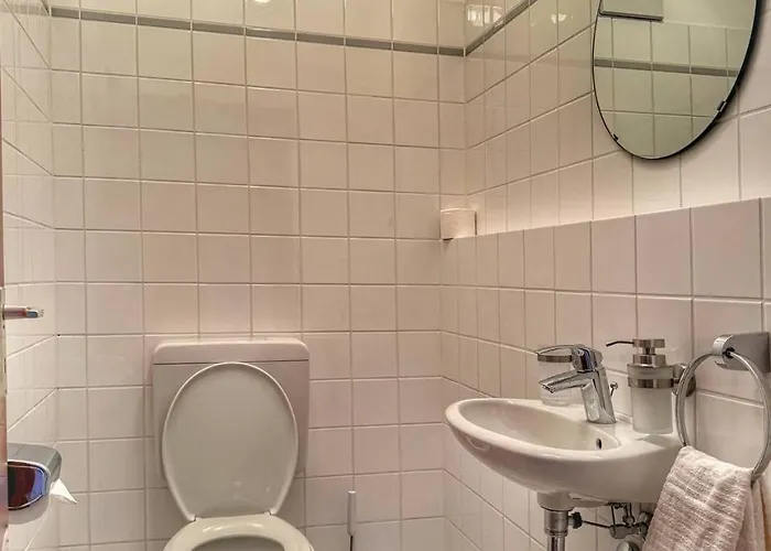 Stilvolle Maisonette In - Balkon & Gratis-parkplatz * Neuss